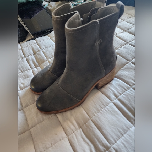 Sorel ankle booties - Picture 2 of 4